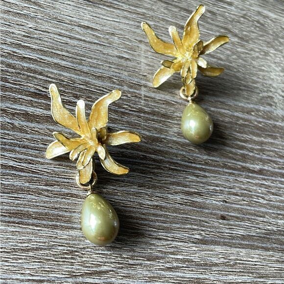 Flower pearl drop earrings A1285 - Picture 4 of 7